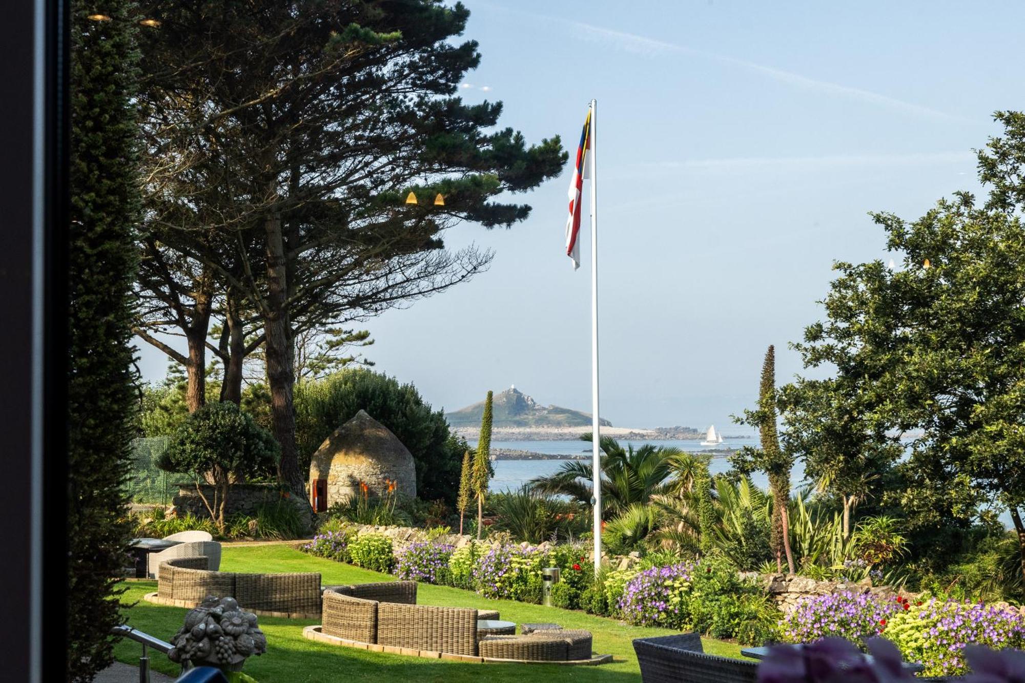 The White House Hotel Herm Exterior photo